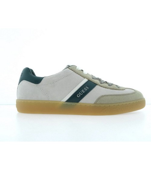 Vista lateral de la Zapatilla Guess Nola III en piel y gamuza blanco y verde.