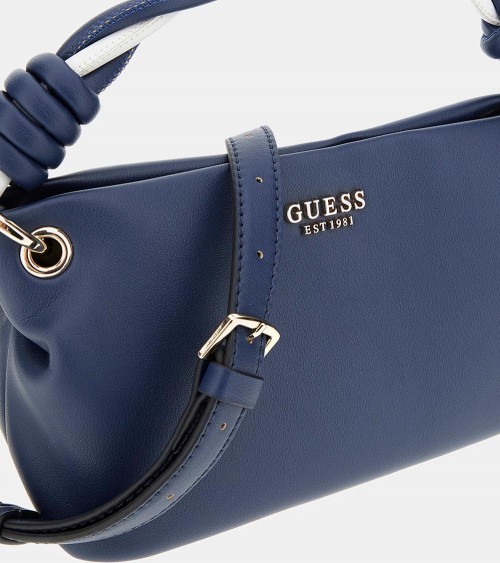 Mini Bolso Guess Cruise Vibe en azul marino con asa trenzada bicolor, ideal para cualquier ocasión.