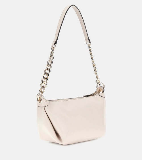 Vista frontal del Guess Eco Evainie Shoulder Bag en color beige con logo dorado Guess.