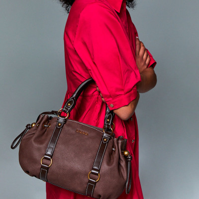 bolso mujer negro efecto nobuk diseño urbano