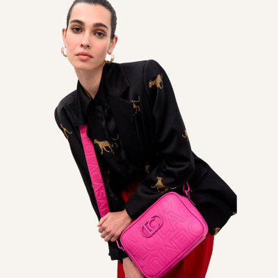 Lola Casademunt bolso fuxia mujer