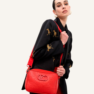 Lola Casademunt bolso rojo mujer