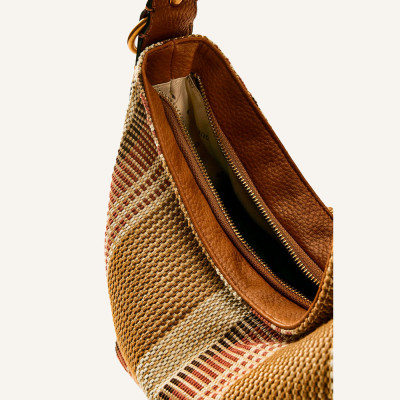 Guess bolso cognac AB9308180