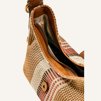 Guess bolso cognac AB9308720