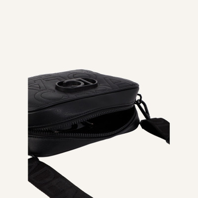Lola Casademunt bolso negro mujer
