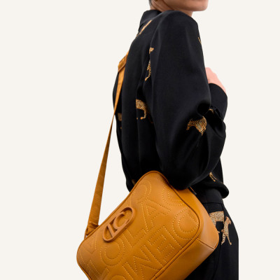 Lola Casademunt bolso amarillo mujer