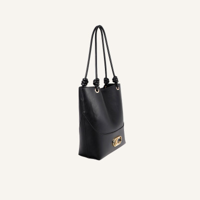 Lola Casademunt bolso negro mujer