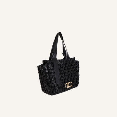 Lola Casademunt bolso negro mujer