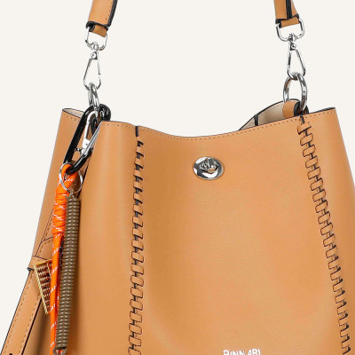 Binnari bolso camel | Lázaro Zapaterías