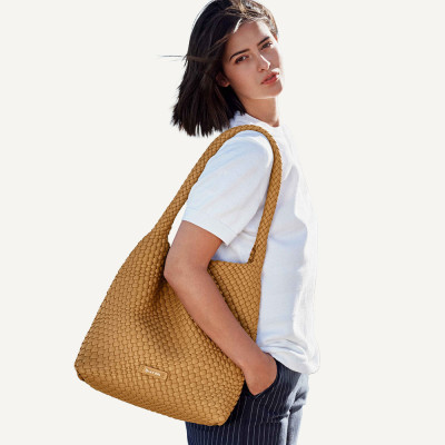 Binnari bolso camel | Lázaro Zapaterías