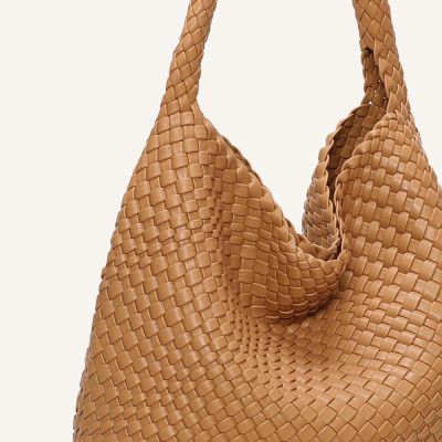 Binnari bolso camel | Lázaro Zapaterías