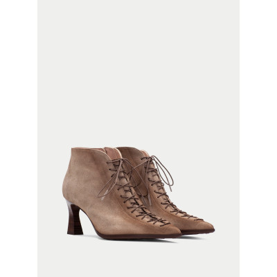 Hispanitas Botines Tacón Serraje Taupe HI264960 vista trasera