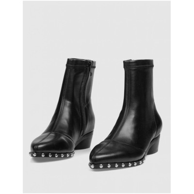 Botines Noa Harmon Lil Kansas negro detalle ribete con tachuelas