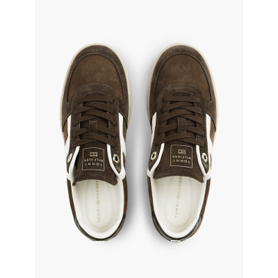 Zapatillas Tommy Hilfiger Mujer TH Tribeca marrón y blanco vista trasera talón