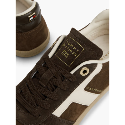 Zapatillas Tommy Hilfiger Mujer TH Tribeca marrón y blanco detalle logo lateral dorado