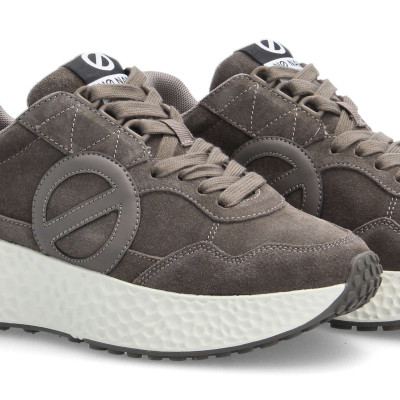 Zapatillas No Name Mujer Carter Jogger gris carbón vista trasera y plataforma