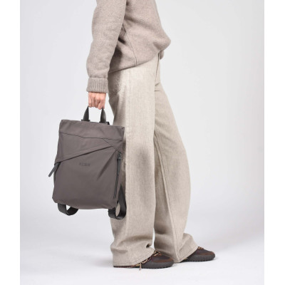 Mochila antirrobo KCB Zig taupe vista frontal