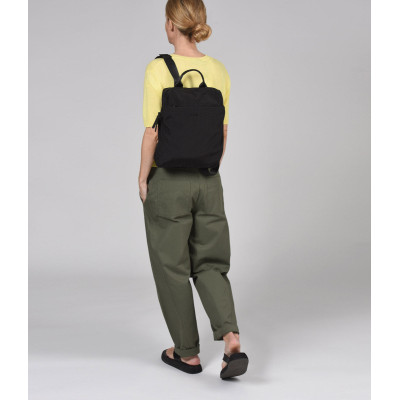 Mochila pequeña KCB Bind negro perspectiva tres cuartos