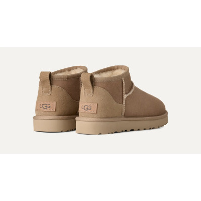 Botines UGG Classic Ultra Mini Mujer Sand Arena 1116109 vista trasera y talon