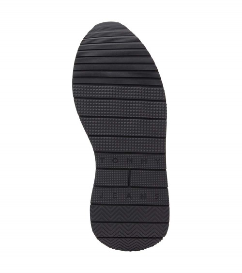 Elegancia deportiva con un toque sostenible: Zapatillas Tommy Hilfiger para el estilo consciente