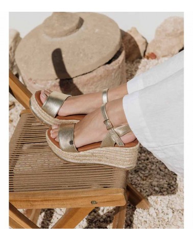La combinación perfecta de estilo y confort en las sandalias Arambol de Popa.