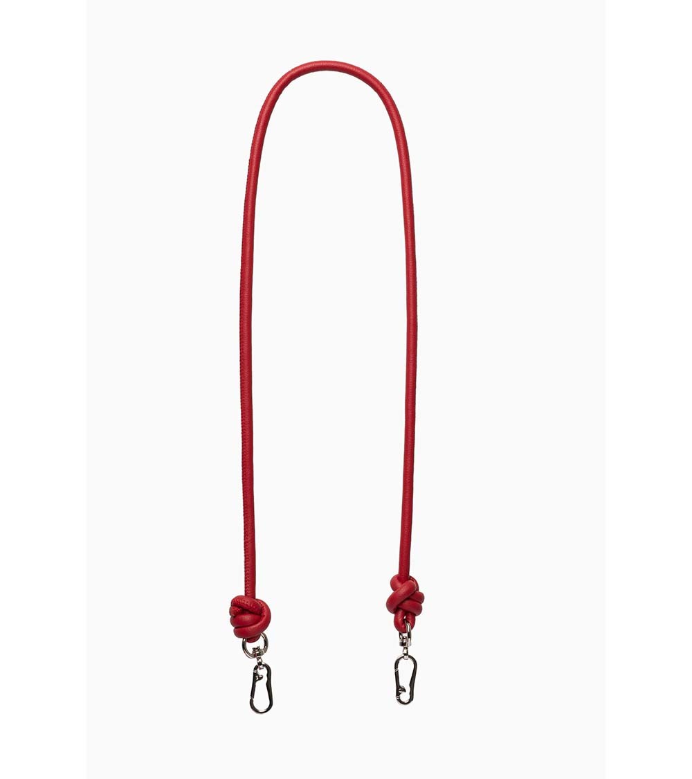 Cadena Nudo Rojo Olivia Mareque de 80 cm con mosquetones personalizados.