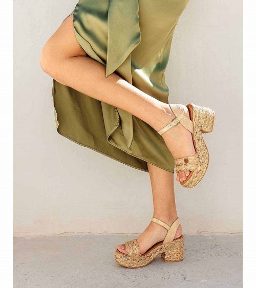 Estilo Elegante y Versátil de las Sandalias Popa Abaka Wedge Heel