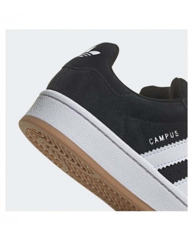 Adidas Campus 00s, la opción ideal para combinar con jeans y ropa casual.