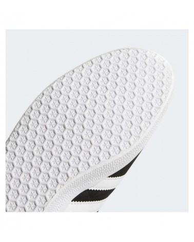 Suela de goma duradera en las Adidas Gazelle, ideal para un uso prolongado.