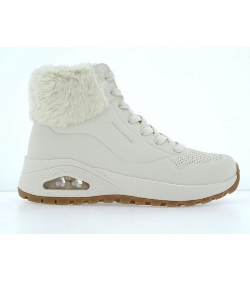 Vista lateral de los botines Skechers 167274_NAT beige con ribete de pelo.