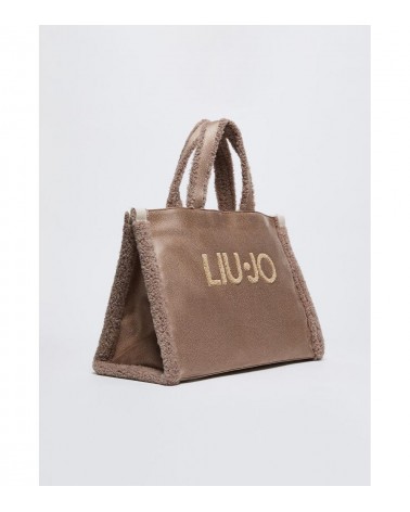 Dimensiones del Bolso Liujo: 42x28x22 cm, Ideal para Uso Diario – Versátil y perfecto para cualquier ocasión.