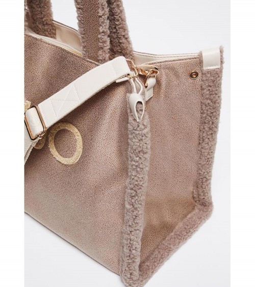 Bolso Tote Liujo para Mujer en Camel Arena con Detalles de Peluche – Estilo elegante y funcional.