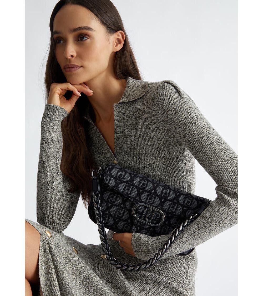 Bolso Jacquard Liujo para Mujer en Negro con Asa Trenzada – Sofisticación y versatilidad para el día a día.