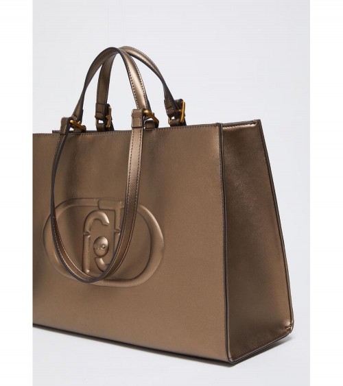 Bolso Tote Liujo para Mujer en Bronce Metálico con Logotipo Monograma – Elegancia y funcionalidad en un solo accesorio.