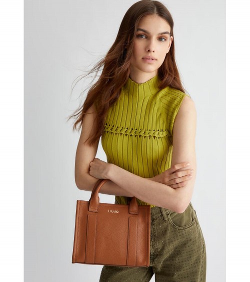 Bolso de Mano Liujo Better para Mujer en Marrón con Efecto Curtido – Un diseño sofisticado y moderno para cualquier ocasión.