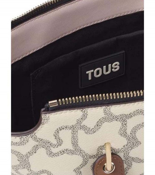 Vista Frontal del Bolso TOUS Capazo con Detalles Multicolores – Un accesorio moderno para cualquier ocasión.