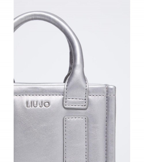 Vista Frontal del Minibolso Liu Jo con Logotipo Metálico Esmaltado – Un toque distintivo y moderno para cualquier ocasión.