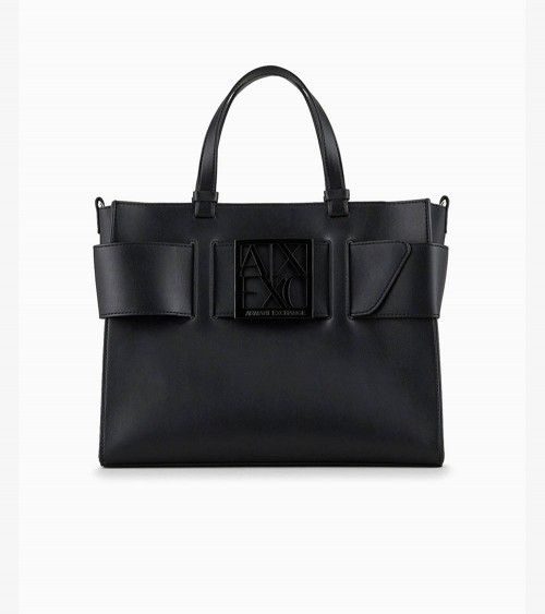 Bolso tote negro de Armani Exchange, estilo y funcionalidad en un solo accesorio.