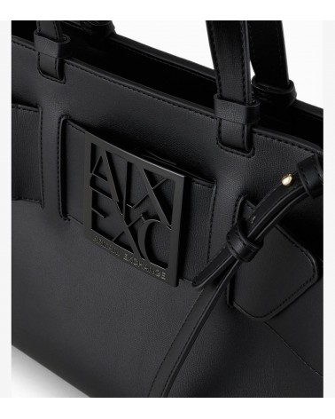 Vista lateral del bolso tote Armani Exchange, perfecto para mujeres modernas. Detalle