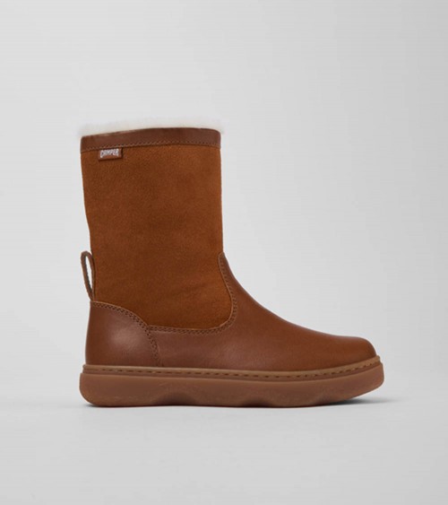 Botas Camper marrones para niños en piel y nobuk – Vista lateral.