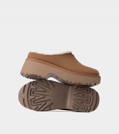 UGG New Heights Cozy Zueco Mujer Avellana - Vista lateral.