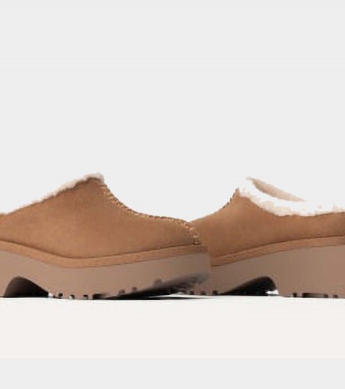 UGG New Heights Cozy Zueco Mujer Avellana - Vista lateral.