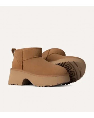 Plataforma robusta con muescas para mayor estilo y comodidad en las botas UGG.