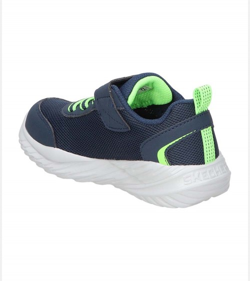 Vista lateral de las Skechers Nitro Sprint en azul para niño, con suela acolchada.