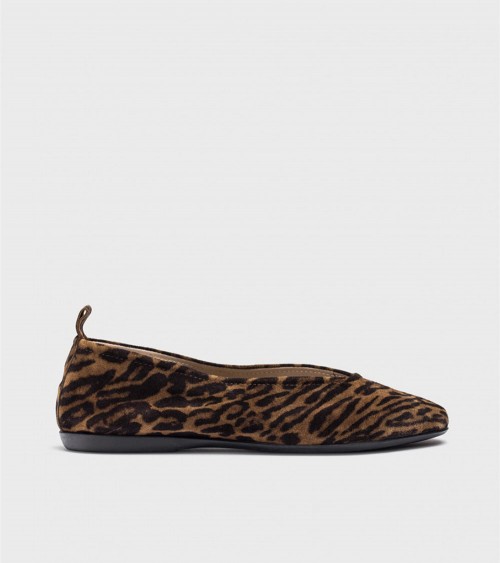 Wonders PEPA en animal print, perfectas para ocasiones casuales con estilo.