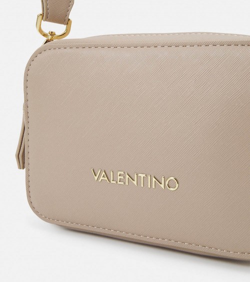 Bandolera Valentino Bags beige con correa ajustable.