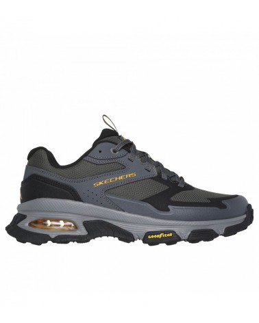 Vista lateral Skechers Hombre Deportivo Trekking con suela Goodyear®.