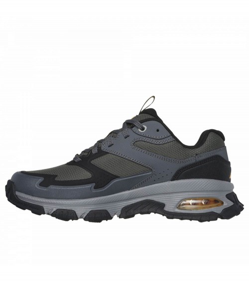 Vista lateral Skechers Hombre Deportivo Trekking con suela Goodyear®.