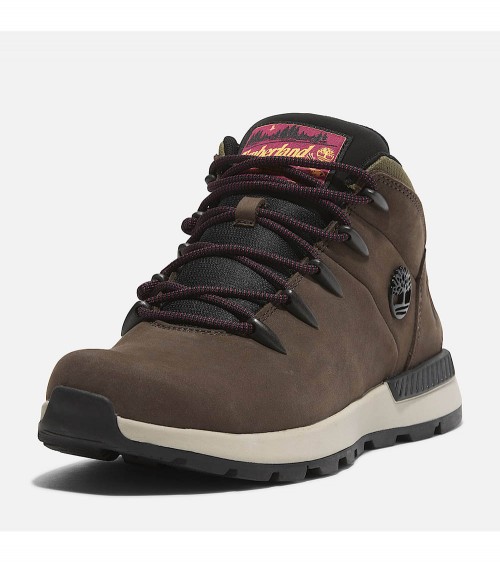 Vista lateral de las Timberland Sprint Trekker Mid en marrón oscuro.