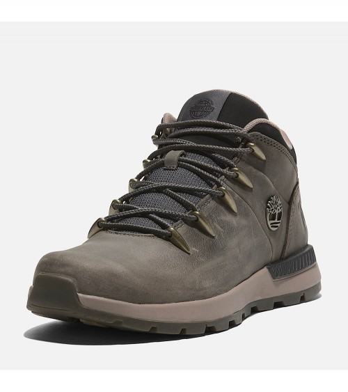 Vista frontal de las zapatillas Timberland Sprint Trekker en gris con cuero premium.